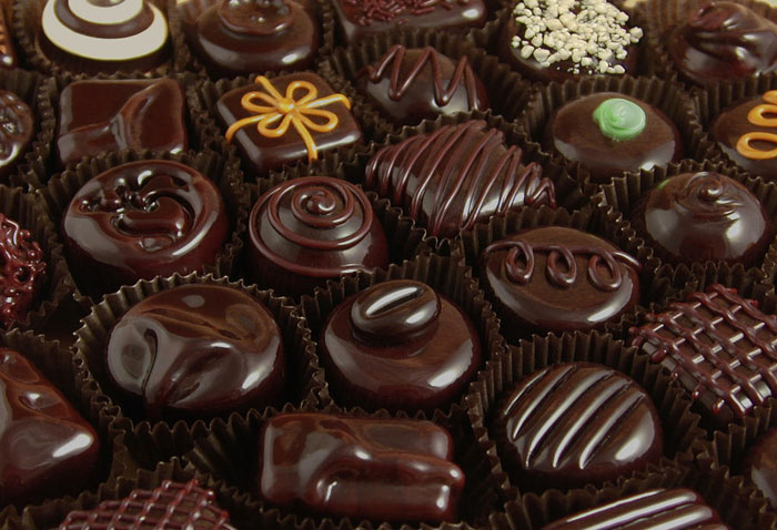 Khác với socola trắng, socola đen có thể làm giảm nguy cơ mắc bệnh tim mạch.